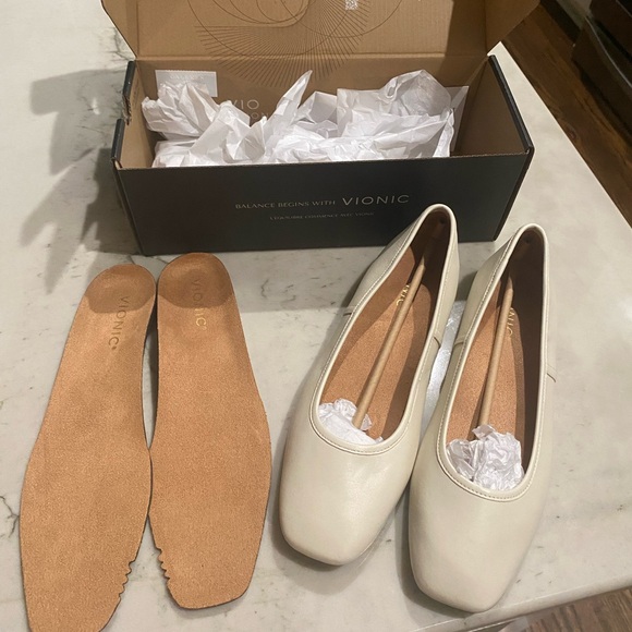 Vionic flats - Picture 2 of 2